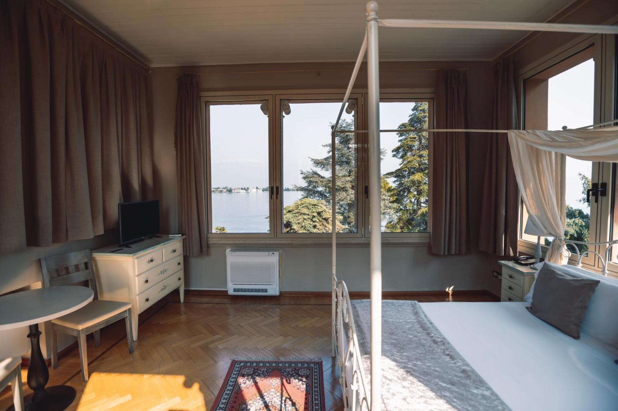 Villa Mimosa Au Lac - Estella Hotels Italia Тосколано-Мадерно Экстерьер фото